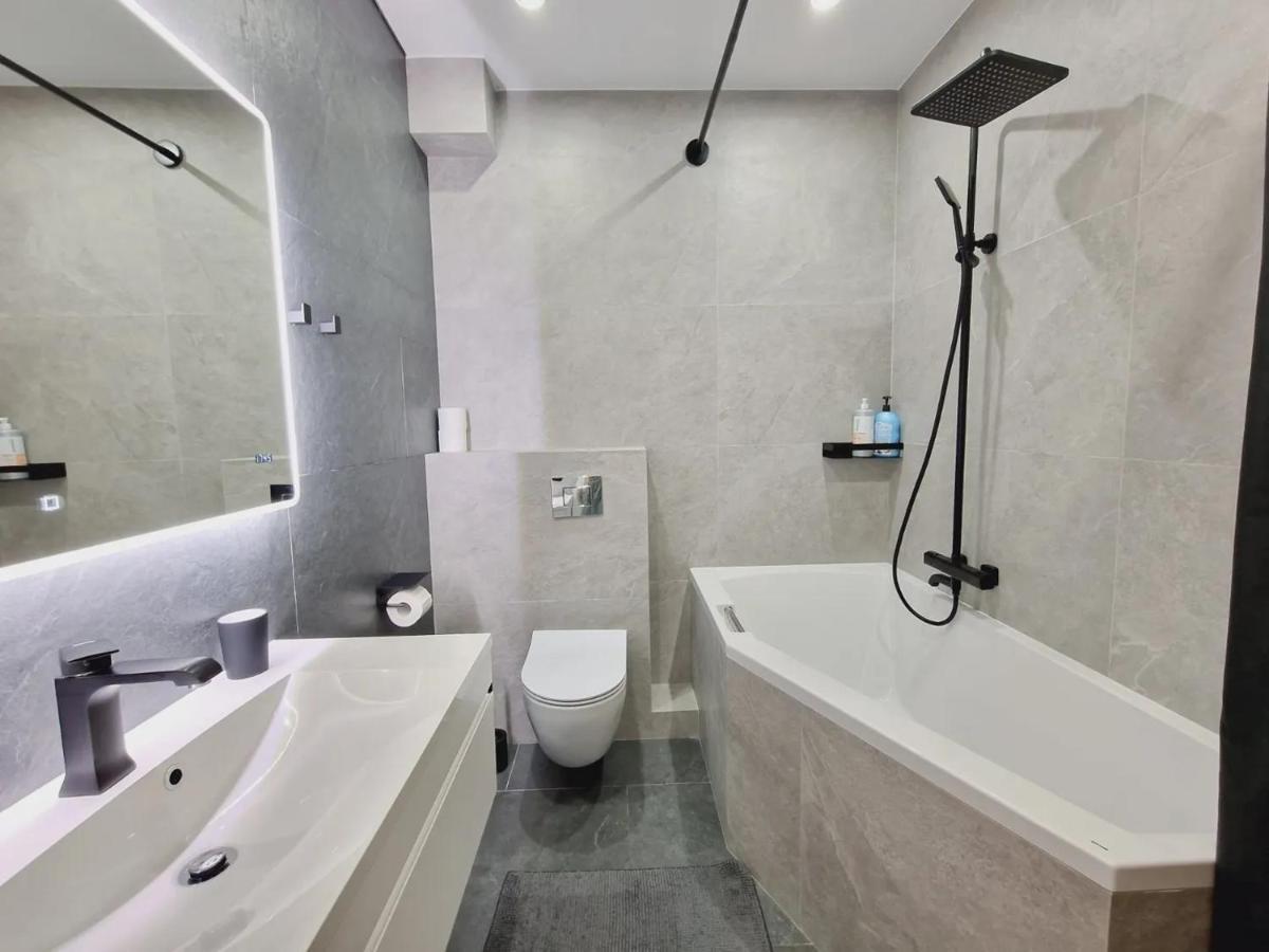 Полностью Приватные Апартаменты Wi-Fi 2 Yerevan Exterior foto